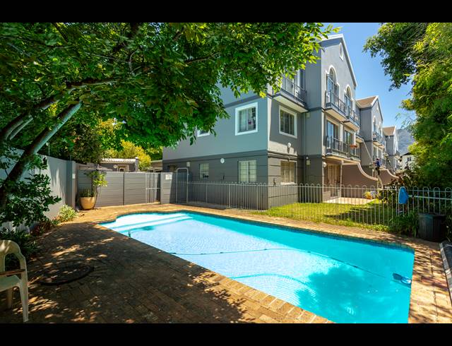 2 BEDROOM APARTMENT FOR SALE IN KENILWORTH UPPER